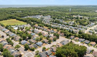 84 Chain Blvd, Bayville, NJ 08721