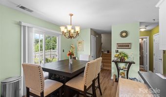 7123 Wandering Creek Dr, Charlotte, NC 28216