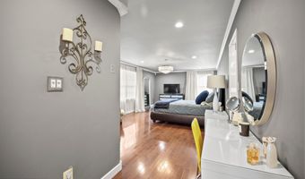 2 Independence Dr, Aberdeen, NJ 07747