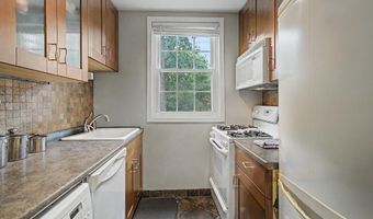 206 N TRENTON St 206-3, Arlington, VA 22203