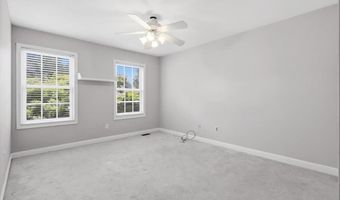 477 Redwood Forest Dr, Ballwin, MO 63021