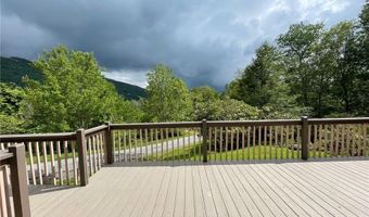471 Adams Apple Dr 5, Banner Elk, NC 28604
