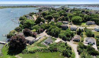 17 Goose Island Rd, Narragansett, RI 02882