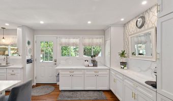 6501 STONEHAM Rd, Bethesda, MD 20817