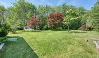 28 Farm Dr, Ashford, CT 06278