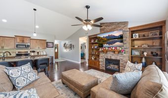 319 31st St SW, Altoona, IA 50009