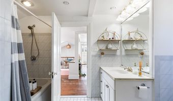 12 Mt. Vernon St 5, Newport, RI 02840