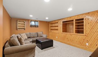 399 Trenton Ave N, Bayville, NJ 08721