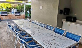 373 Mananai Pl 44T, Honolulu, HI 96818