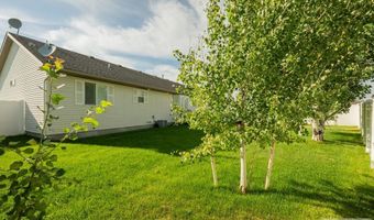995 Edinburg Cir, Ammon, ID 83406