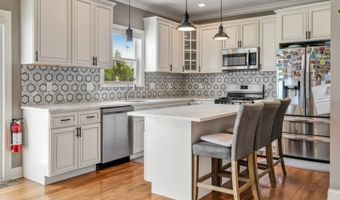 75 Bowlby St, Andover, NJ 07801