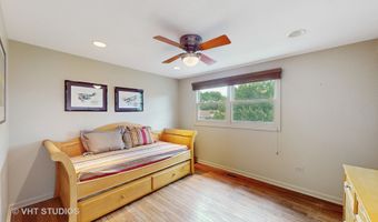 3026 N Stratford Rd, Arlington Heights, IL 60004