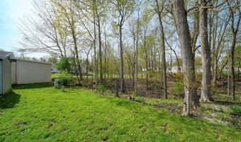 953 Savannah River Dr, Adrian, MI 49221