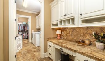 230 Eastwood Dr, Brandon, MS 39042