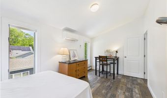 34 Beach Plum Rd, Narragansett, RI 02882