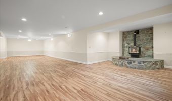 16907 HARBOUR TOWN Dr, Ashton, MD 20861