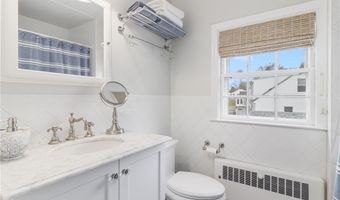 67 Harrison Ave, Newport, RI 02840