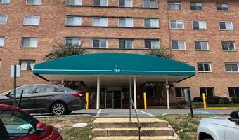 750 S DICKERSON St 414, Arlington, VA 22204
