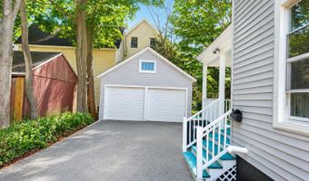 122 Whitney St, Auburn, ME 04210