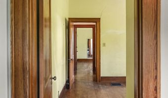 89 2nd St, Athens, OH 45701
