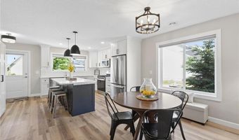 6986 Lancaster Way NE, Albertville, MN 55301