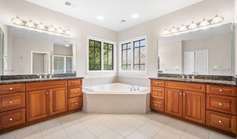 6723 HONESTY Dr, Bethesda, MD 20817