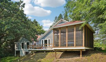 2473 Mt Hope Rd, Dodgeville, WI 53533