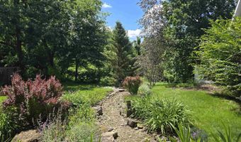 5 A114 N Apple Canyon Rd, Apple River, IL 61001
