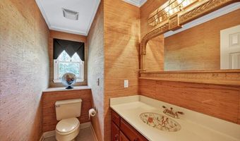 1153 Saint Andrews Dr, Macon, GA 31210