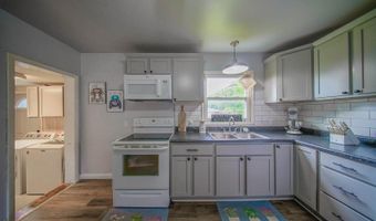 213 E Radio Ln, Arkansas City, KS 67005