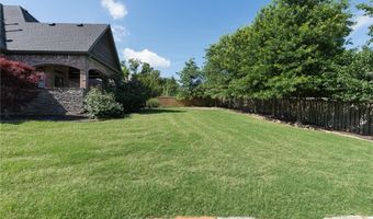 1611 NE Chapel Hill Dr, Bentonville, AR 72712