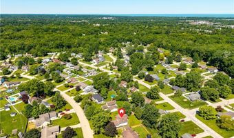536 Fieldstone Dr, Amherst, OH 44001