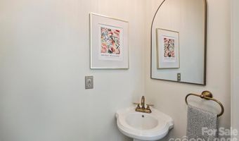 1611 Tippah Park Ct, Charlotte, NC 28205
