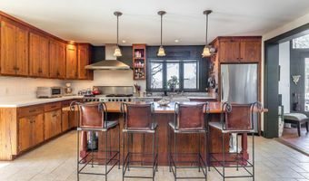 19 Hollenbeck Rd, Cornwall, CT 06031