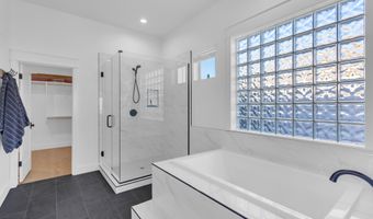 3690 E CANYON Way, Chandler, AZ 85249