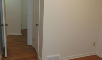 34 B Commodore St, Albany, NY 12205