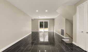 8730 EWING Dr, Bethesda, MD 20817