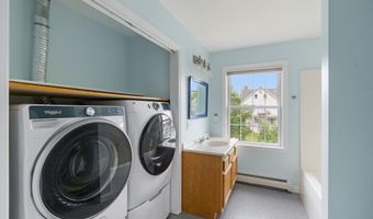 211 Oak St, Bath, ME 04530