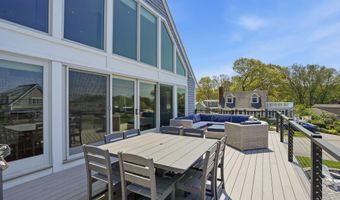 4 Cross Rd, Bourne, MA 02532