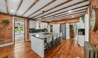 222 BASTIAN Ln, Allentown, PA 18104