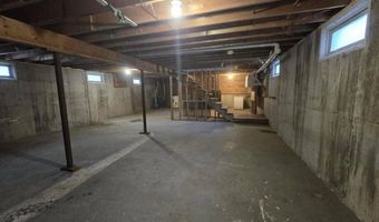 172 5th St, Bangor, ME 04401