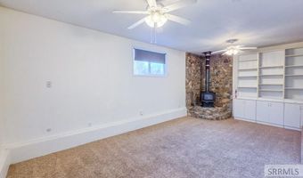 453 Yvonne St, Arco, ID 83213
