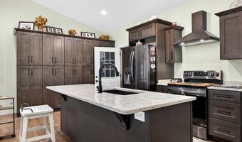 944 Lakepointe Dr, Albany, KY 42602