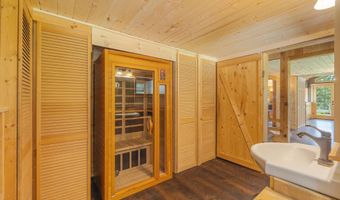 527 Aspen Dr, Bonners Ferry, ID 83805