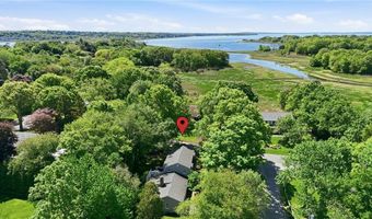 24 Wildflower Rd, Barrington, RI 02806