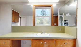 15 W Waterman Rd, Auburn, ME 04210