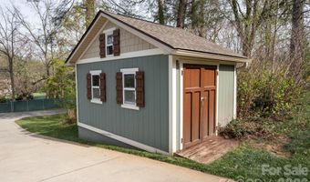 25 W Haven Dr, Arden, NC 28704