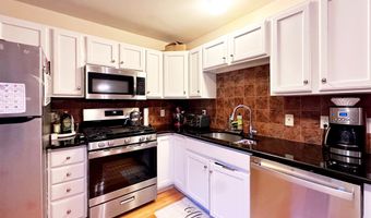 15 Scuppo Rd 504, Danbury, CT 06811