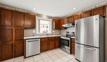 30 Hawthorne St, Bristol, CT 06010