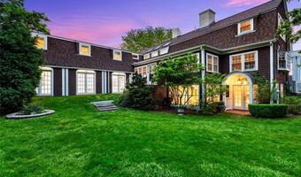 81 Mathewson Rd, Barrington, RI 02806